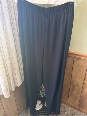 Women's Black Pull-On Wide Leg Trousers - Easy Everyday Wear